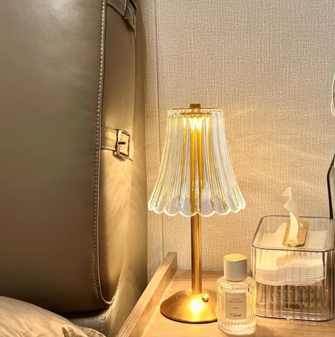 Lampe de Bureau Led Usb Rechargeable au Design Rétro