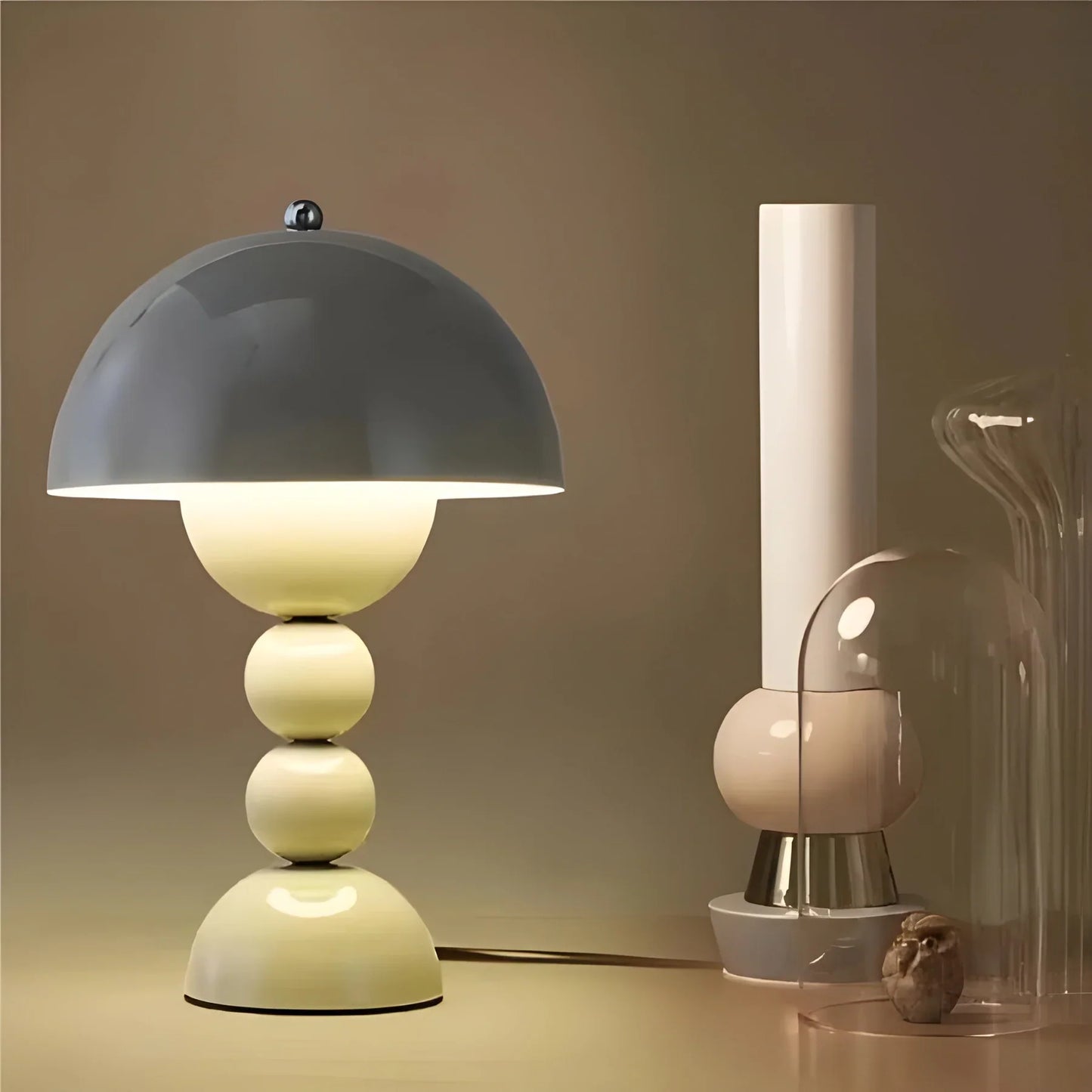 Lampe de Table Moderne au Design Scandinave avec des Accents Dorés