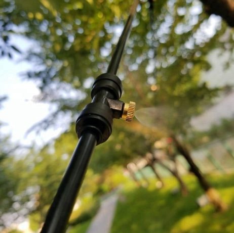 Système D' Arrosage pour le Jardin - Kit D' Arrosage Goutte-à-goutte avec Tête de Pulvérisation Réglable et Accessoires