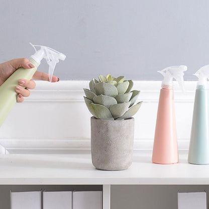 Dispositif de Pulvérisation pour Plantes au Design Moderne pour un Arrosage Précis des Plantes