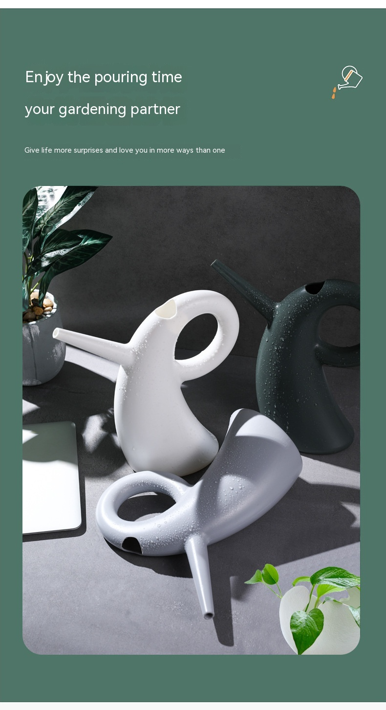 Arrosoir avec Bec Verseur Allongé - Design Élégant pour un Arrosage Précis