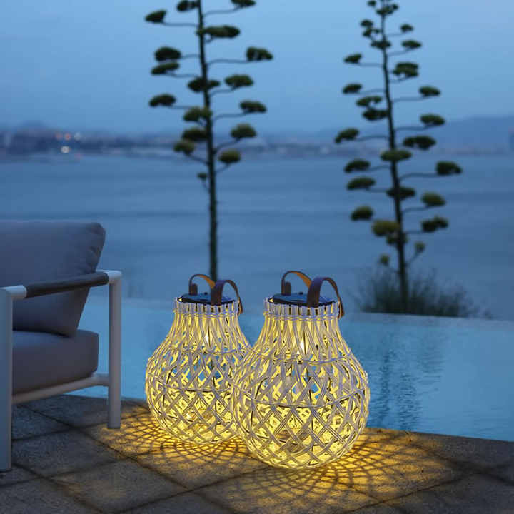 Lanterne Solaire LED en Rotin - Grand Éclairage Extérieur en Forme D' Ovale pour le Jardin et la Terrasse