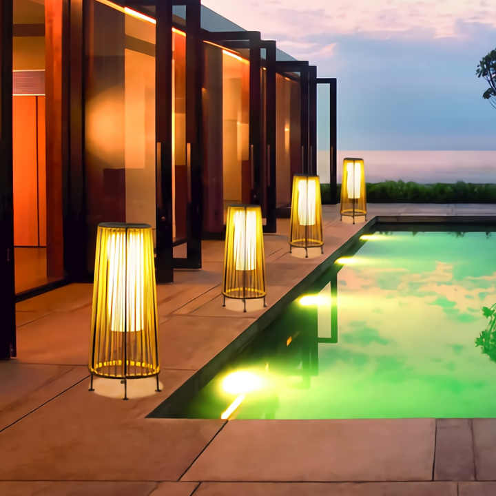 Lanterne Solaire LED en Rotin - Grand Éclairage Extérieur en Forme D' Ovale pour le Jardin et la Terrasse